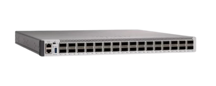 Cisco Catalyst C9500-32QC-E - Imagen de un switch con 32 puertos 100G y capacidades avanzadas.