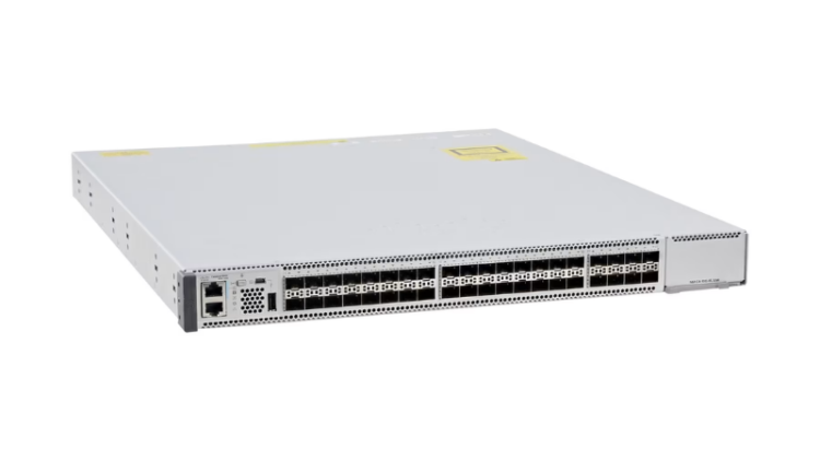 Cisco Catalyst C9500-40X-E-A-3 - Imagen de un switch con 40 puertos 10G y opciones adicionales avanzadas.